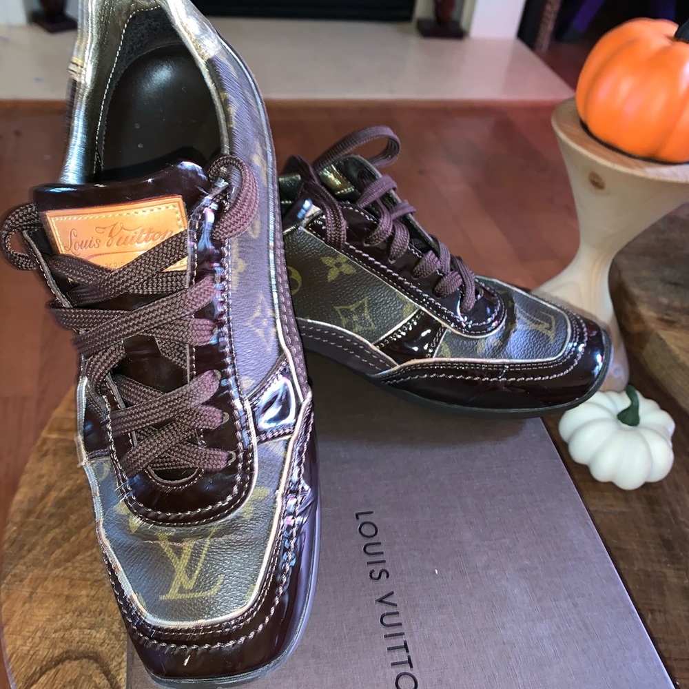 - Women’s Louis Vuitton sneakers size 8